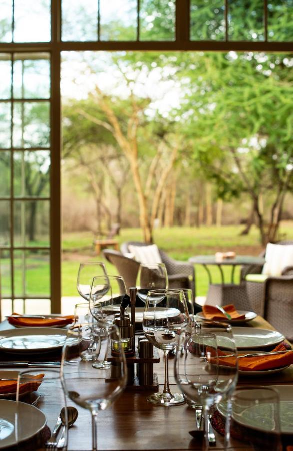 The Safari House Usa River Exterior foto